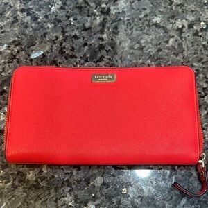 Kate Spade Laurel Way Neda Saffiano Gold LoGo leather Wallet in crabred